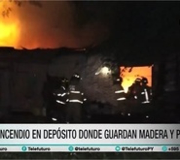 Depósito de maderas y plásticos ardió en Asunción - Paraguay.com