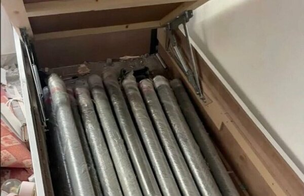 “Hamas guarda armas debajo de las camas de los niños”