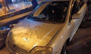 Piso acelerador en vez del freno y provocó múltiple choque