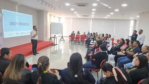 Realizan análisis FODA sobre prevención de complicaciones en el embarazo