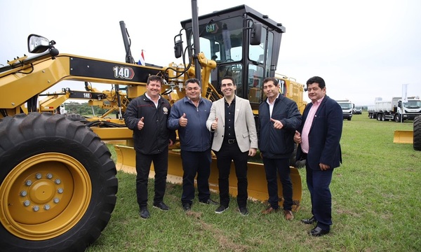 Marcelo Soto participó de entrega de maquinarias de Itaipú a los 17 departamentos - OviedoPress