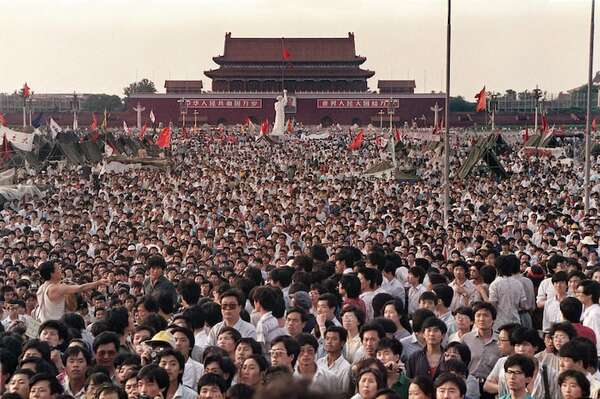 Una imagen icónica pos masacre y la posterior censura: Tiananmen 35 años después - Mundo - ABC Color