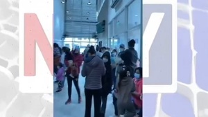 Niños esperan consultar y solo hay una pediatra en Hospital de Limpio - Noticias Paraguay