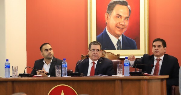Convencionales presionan para volver a modificar los años de antigüedad para acceder a cargos y candidaturas