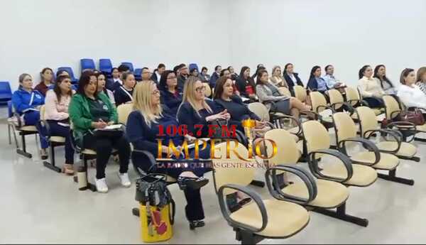 Docentes participan de charlas sobre el proyecto educativo Nutrileche del MEC