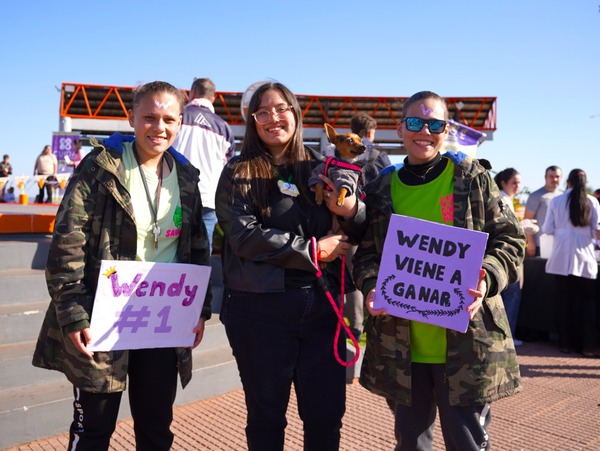 Novedoso "Desfile Solidario de Perros y Gatos" se realizó el pasado domingo en la Costanera