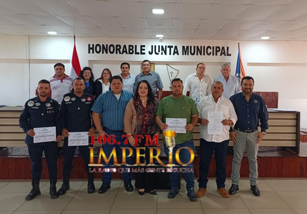 Junta Municipal homenajeó a bomberos que participaron del rescate de personas en el sur de Brasil