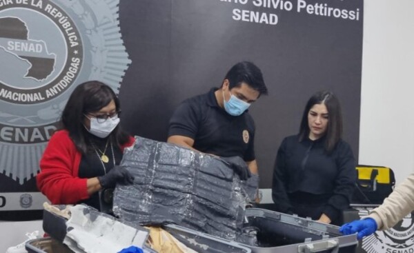 Cae "mula" esteña que pretendía viajar con casi 5 kilos de cocaína