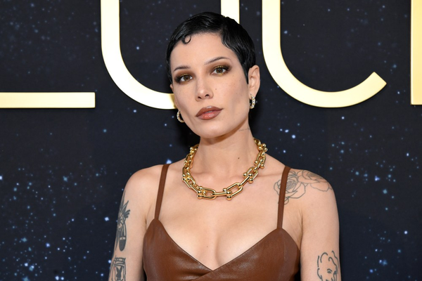 Halsey dijo tener "suerte de estar viva" tras problemas de salud mientras lanza su nuevo single "The End" - Megacadena - Diario Digital