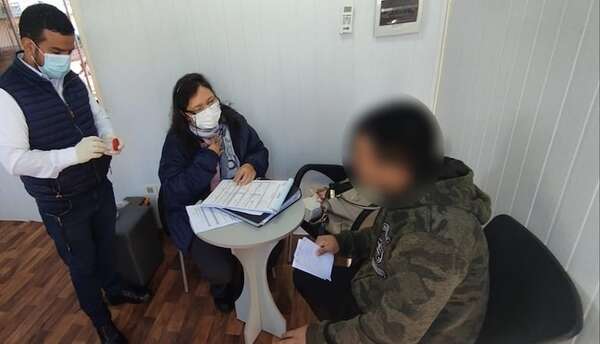 Atención médica, estudios laboratoriales y vacunaciones a internos del penal de CDE - ABC en el Este - ABC Color