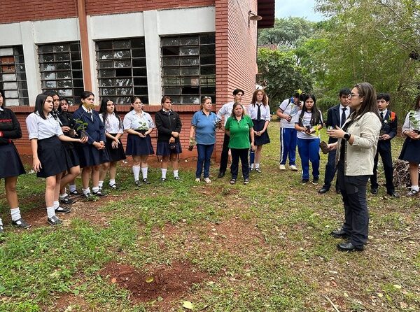 Estudiantes de Franco aprenden sobre biodiversidad