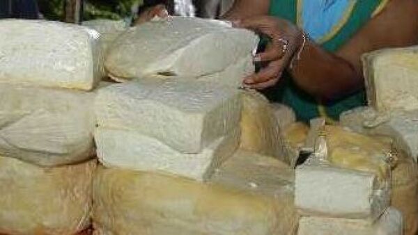 Anuncian aumento de hasta 15% en el precio del queso