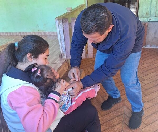 Continúa campaña de vacunación en Domingo Martínez de Irala