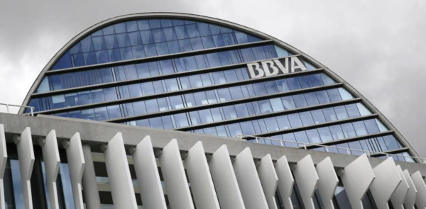 El BBVA pide al BCE su aprobaci贸n para lanzar la opa sobre el Banco Sabadell - Revista PLUS