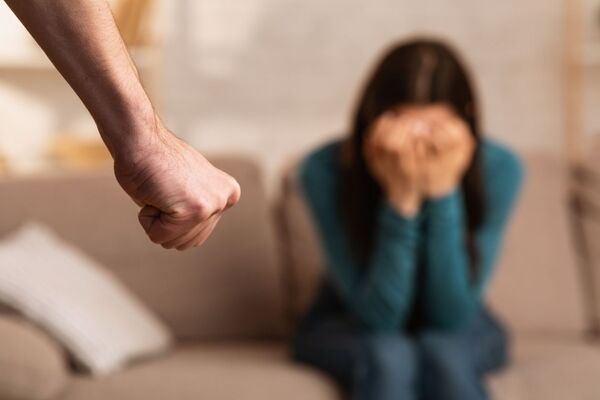 Paraguay anuncia plan contra violencia familiar, que causa un feminicidio cada 7 d铆as - Revista PLUS
