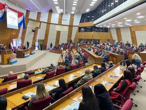 Senado tratará hoy proyecto de ley sobre hogares de abrigo para niños y niñas separados de sus familias - El Independiente