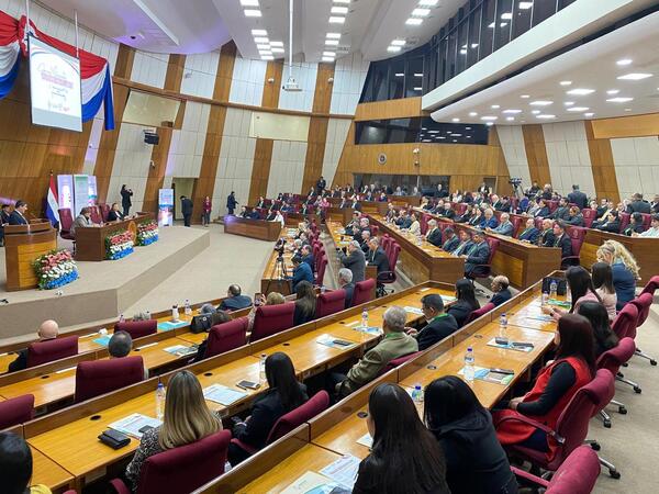Senado tratará hoy proyecto de ley sobre hogares de abrigo para niños y niñas separados de sus familias - El Independiente