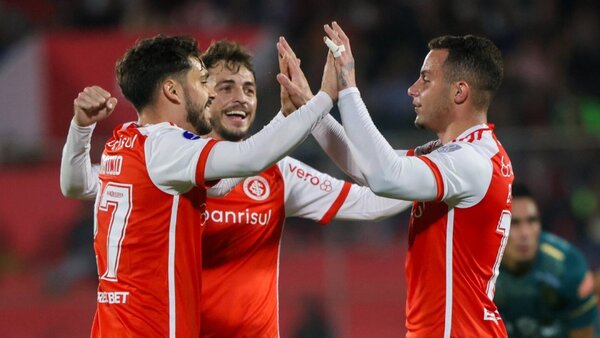 Gomes y Alario dan el triunfo al Inter