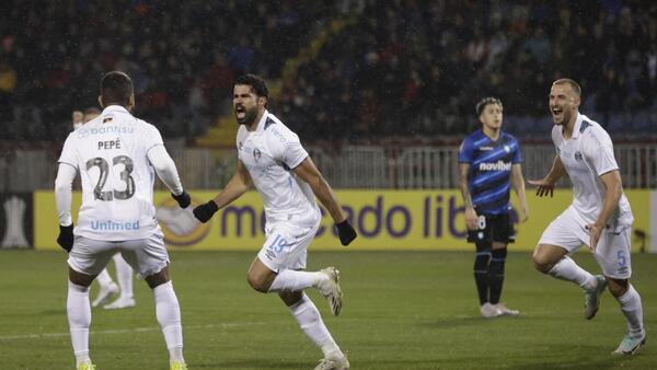 Diego Costa pone a Gremio en octavos y manda a Huachipato a repesca por Sudamericana