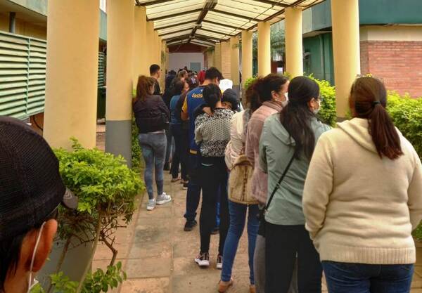 Llueven quejas por deficiente atención en Hospital de Luque •