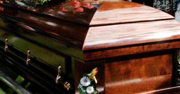 Diario HOY | Una anciana dada por muerta en un geriátrico ‘resucita’ en la funeraria
