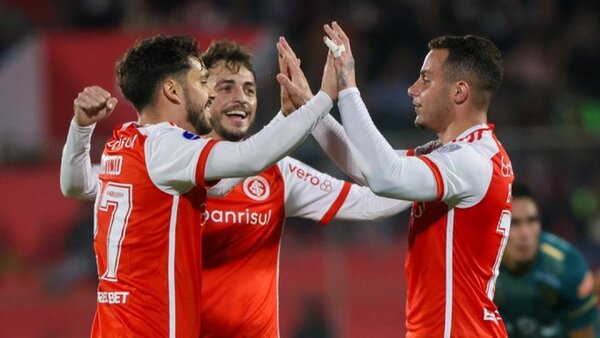 Gomes y Alario dan el triunfo al Inter
