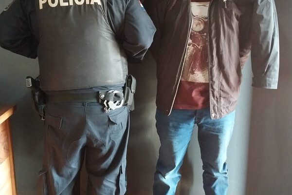Allanan vivienda, incautan armas y detienen a buscado por coacción