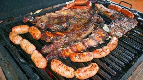 Asado de la discordia en Presidente Franco: Mujer denuncia a su vecina por emitir humo de parrilla