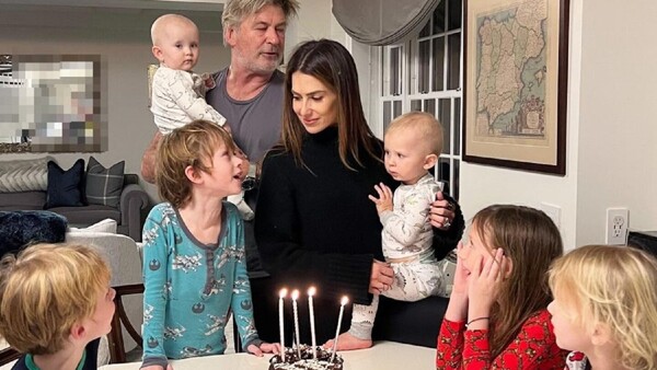 Alec Baldwin, su esposa y siete hijos tendrán un reality sobre su familia que se emitirá en 2025