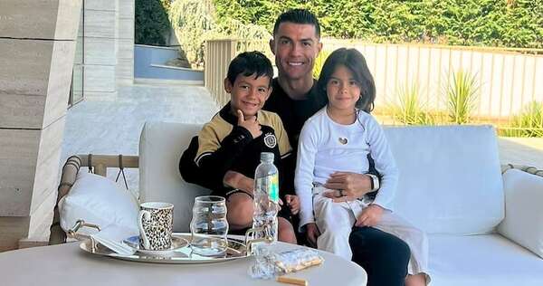 Cristiano Ronaldo celebra la vida de sus mellizos Eva y Mateo - Gente - ABC Color