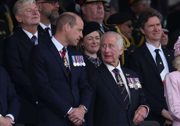 William y Carlos III, juntos en un acto conmemorativo del Día D - Gente - ABC Color