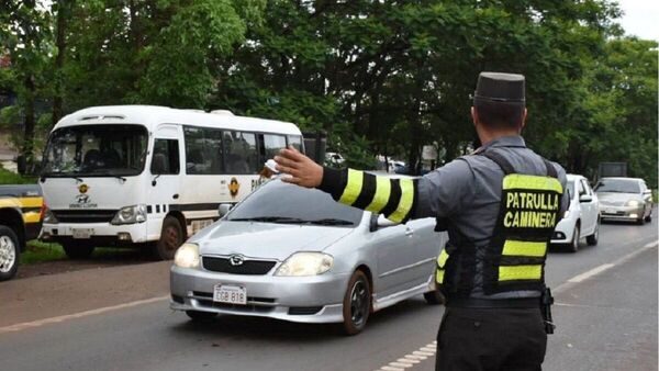 Patrulla Caminera insta a conductores a cumplir medidas de seguridad en rutas