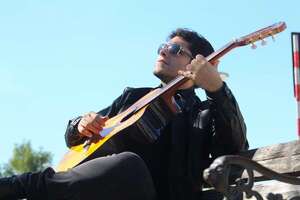Freddy Romero, el sacerdote que hace bailar a la feligresía al ritmo de la cumbia - Nacionales - ABC Color