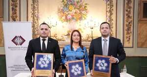La Nación / Distinguieron a fiscales por su labor en caso de corrupción durante la era Abdo
