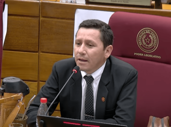 Chaqueñito se disculpa ante el pleno de Senado por maltrato a funcionaria · Radio Monumental 1080 AM