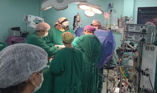 María Luján se encuentra estable tras recibir un nuevo corazón - Noticiero Paraguay