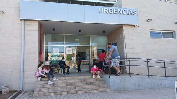 Largas esperas y falta de personal en Urgencias Pediátricas de Hospital de Limpio - Nacionales - ABC Color