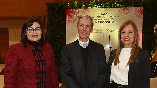 Cóctel de bienvenida a delegaciones