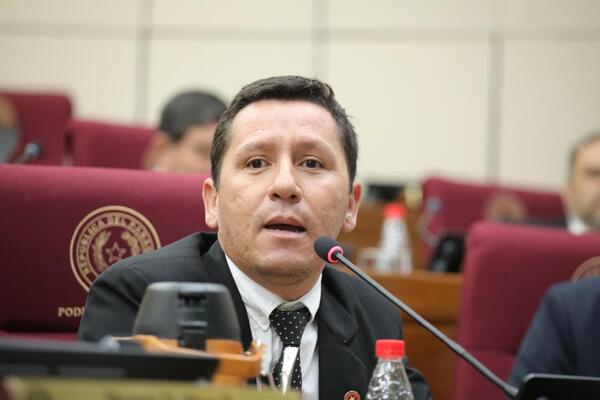  Senador “Chaqueñito” se disculpa por maltrato a funcionaria indígena