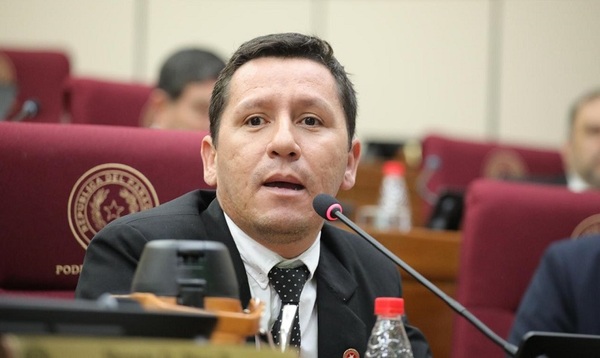 Salvan a “Chaqueñito” de la sanción y maltrato a funcionaria queda impune