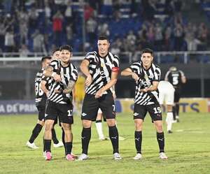 ¡Libertad derrotó a Olimpia y logró el Tricampeonato liguero!  - Libertad - ABC Color