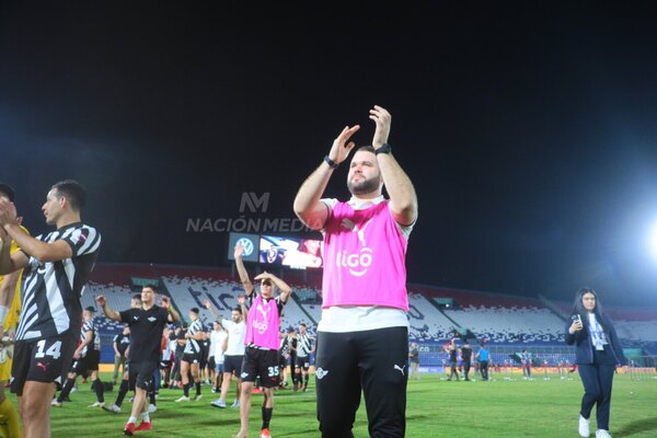 Versus / Ariel Galeano asegura que el título tiene un sabor especial porque fue "muy sufrido"