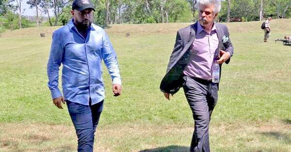 La Nación / Espionaje, vehículo blindado y aviso para huida de dos narcos