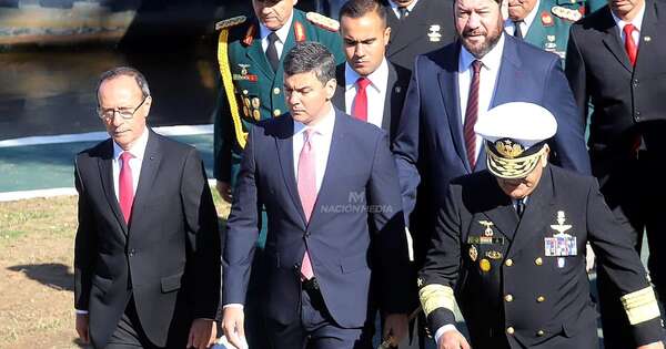 Diario HOY | Peña cambia al Comandante de la Armada Paraguaya