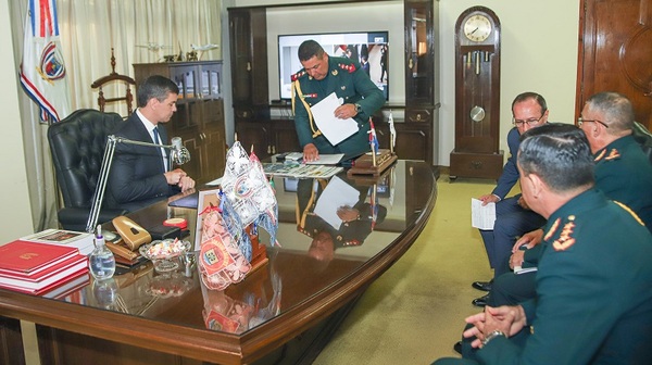 Peña nombra nuevo comandante de la Armada