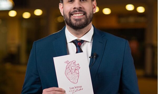 Roberto Enciso lanza libro “Las letras de los latidos”