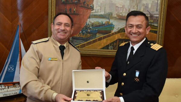 Peña destituye a comandante de la Armada Paraguaya tras cinco meses de gestión