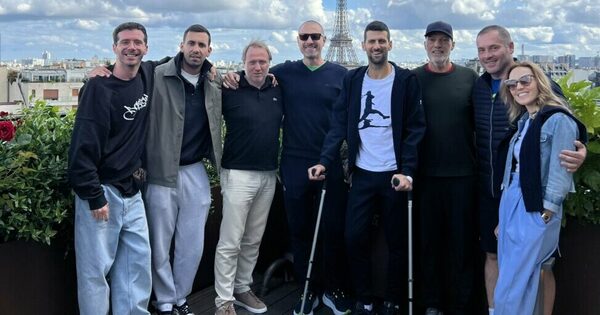 Versus / "La operación salió bien", anuncia Djokovic, intervenido en una rodilla