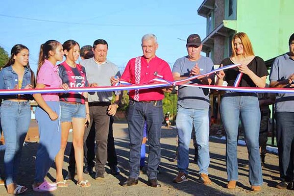 Comuna hernandariense inaugura empedrados en importantes arterias de la ciudad | DIARIO PRIMERA PLANA