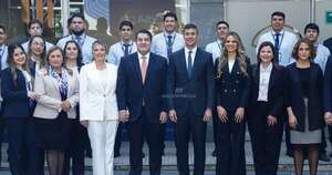 La Nación / Peña celebró la apertura del centro AYSA 365 de la Aseguradora Yacyretá